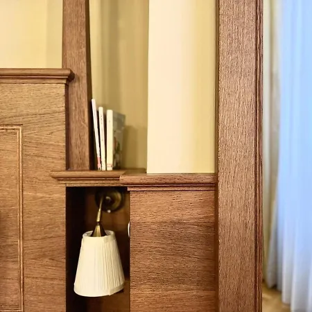 Apartment Traditional